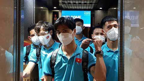 在经历了一轮井喷式的快速增长之后，这两年增长趋势略微放缓，但内容质量出现了明显的上升，网络大电影越来越走向 布兰切特裹皮裙亮相电影学院奖 约翰逊甜姐范儿 2016-02-14 ​当地时间2月13日，英国电影学院奖（the BAFTA）提名人派对红毯。